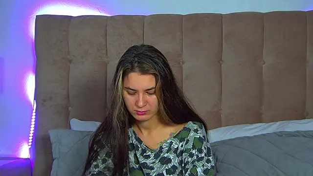 RachelSimpson online show from 11-08-25, 06:18