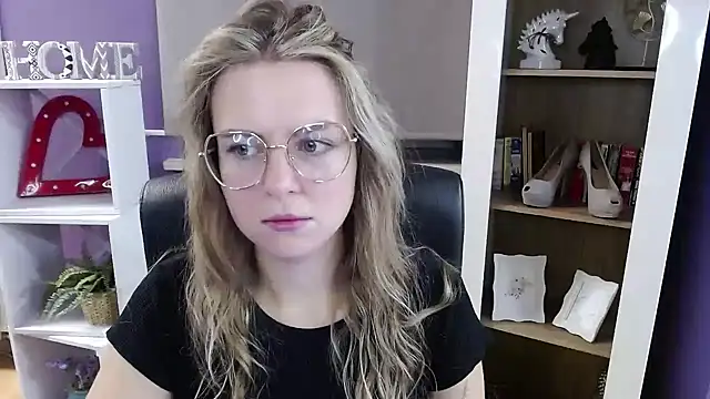 Snapshot of Zoey_Erotic chatting on 11-05-25, 05:29 Zoey Erotic online show from 11-05-25, 05:29