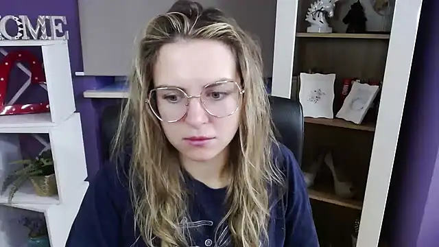 Snapshot of Zoey_Erotic chatting on 11-17-25, 06:19 Zoey Erotic online show from 11-17-25, 06:19