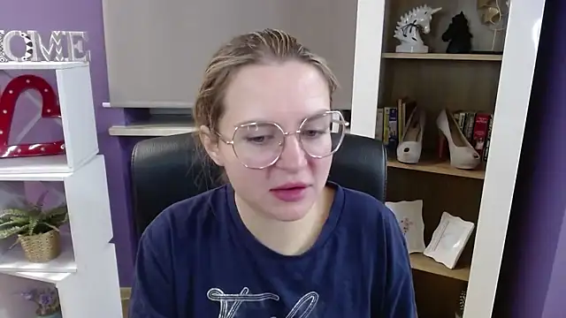 Snapshot of Zoey_Erotic chatting on 11-18-25, 05:34 Zoey Erotic online show from 11-18-25, 05:34