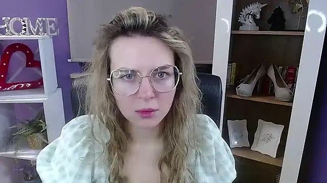 Snapshot of Zoey_Erotic chatting on 01-15-26, 05:34 Zoey Erotic online show from 01-15-26, 05:34