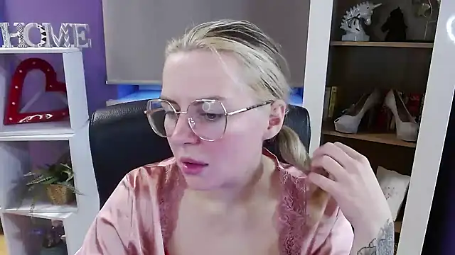 Snapshot of Zoey_Erotic chatting on 02-03-26, 06:40 Zoey Erotic online show from 02-03-26, 06:40