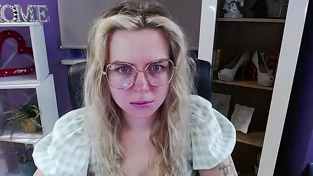 Snapshot of Zoey_Erotic chatting on 02-27-26, 05:40 Zoey Erotic online show from 02-27-26, 05:40