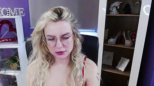 Snapshot of Zoey_Erotic chatting on 03-02-26, 07:15 Zoey Erotic online show from 03-02-26, 07:15