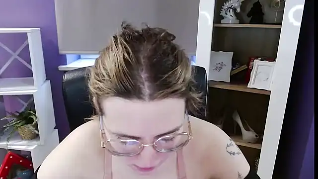 Zoey Erotic online show from 04-09-26, 06:19