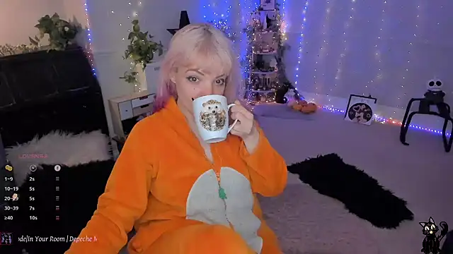 AliceW0lf online show from 01-09-25, 09:26