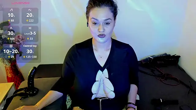 Snapshot of Laura_sinner chatting on 06-18-26, 04:22 Laura sinner online show from 06-18-26, 04:22