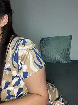 Snapshot of Kataliina chatting on 01-30-25, 06:35 Kataliina online show from 01-30-25, 06:35