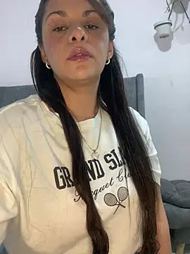 Snapshot of Kataliina chatting on 02-21-25, 06:18 Kataliina online show from 02-21-25, 06:18