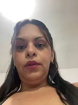 Snapshot of Kataliina chatting on 03-11-25, 10:09 Kataliina online show from 03-11-25, 10:09