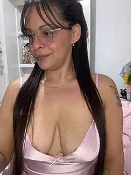 Snapshot of Kataliina chatting on 03-21-25, 05:21 Kataliina online show from 03-21-25, 05:21