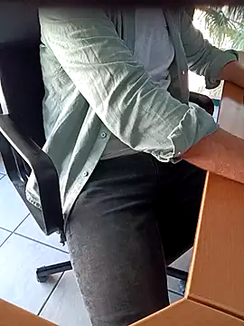 Snapshot of Laviestbelle chatting on 11-03-25, 02:29 Laviestbelle online show from 11-03-25, 02:29