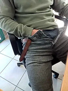 Snapshot of Laviestbelle chatting on 03-19-26, 10:41 Laviestbelle online show from 03-19-26, 10:41