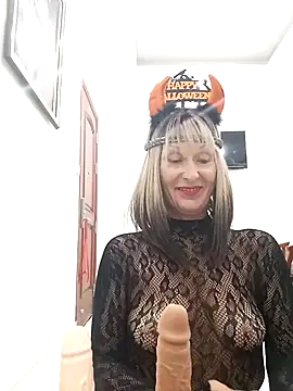 Snapshot of Eliza_Wendy chatting on 10-27-25, 01:31 Eliza Wendy online show from 10-27-25, 01:31