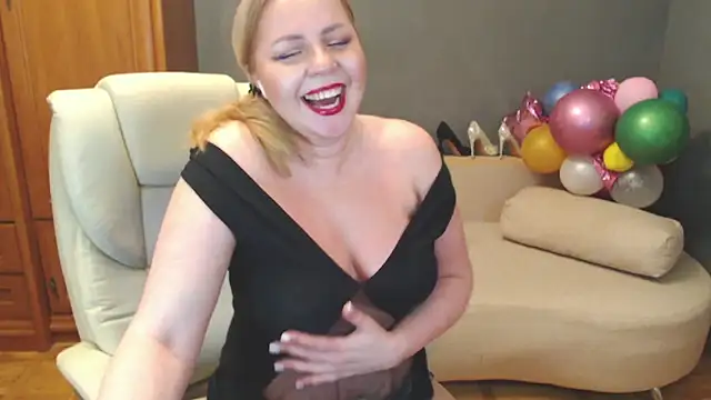 Cute sun online show from 03-19-25, 09:05