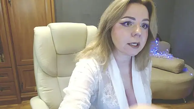 Snapshot of Cute_sun chatting on 06-14-26, 02:30 Cute sun online show from 06-14-26, 02:30