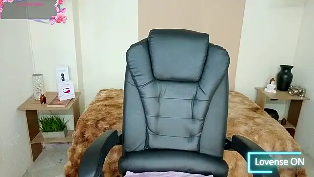 AnisiaFarina online show from 10-16-25, 11:22