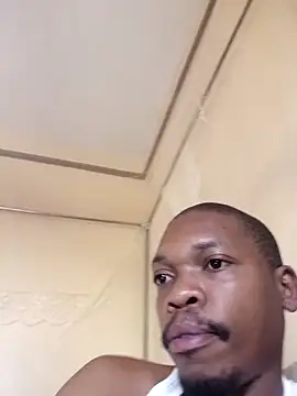 Snapshot of EarthyBull chatting on 10-22-25, 07:52 EarthyBull online show from 10-22-25, 07:52