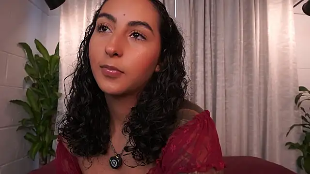 agatha collins  online show from 04-17-26, 06:33