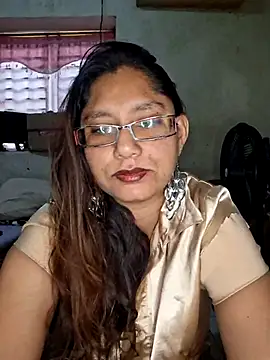 Snapshot of Sivanija_21 chatting on 02-25-25, 02:11 Sivanija 21 online show from 02-25-25, 02:11