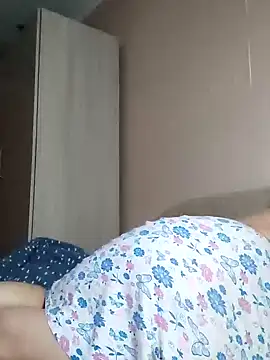 Zulfiya Bruce online show from 11-17-25, 01:33