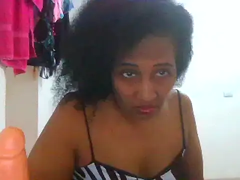 Snapshot of Aishamara chatting on 02-18-25, 07:41 Aishamara online show from 02-18-25, 07:41