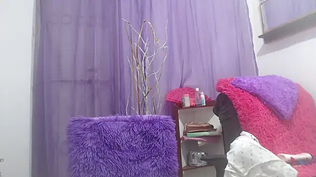 heyline milf online show from 10-21-25, 04:19