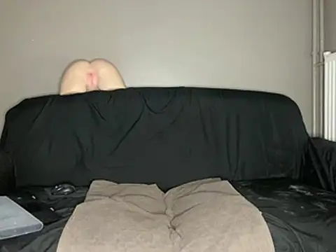 BruceIsHorny  online show from 07-08-26, 05:06