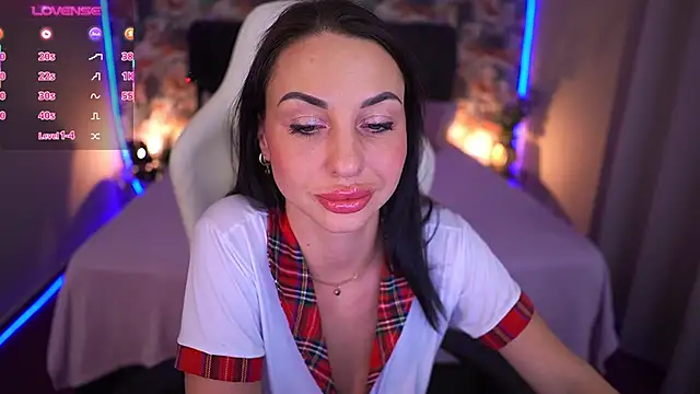 Snapshot of KristiiMax chatting on 12-04-25, 04:27 KristiiMax online show from 12-04-25, 04:27