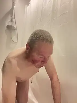 Snapshot of boilinghot123 chatting on 10-29-25, 05:25 boilinghot123 online show from 10-29-25, 05:25