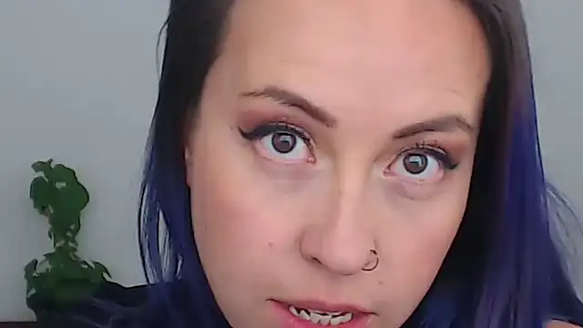 charlottezoe15 online show from 06-12-26, 05:34