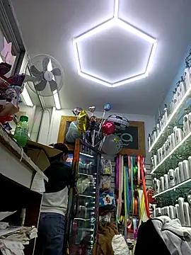 LunaZambrano online show from 12-15-25, 06:56