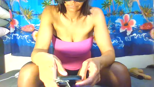 Snapshot of laetitiafun chatting on 03-08-25, 10:13 laetitiafun online show from 03-08-25, 10:13