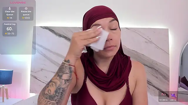 aisha vs online show from 04-11-26, 12:31