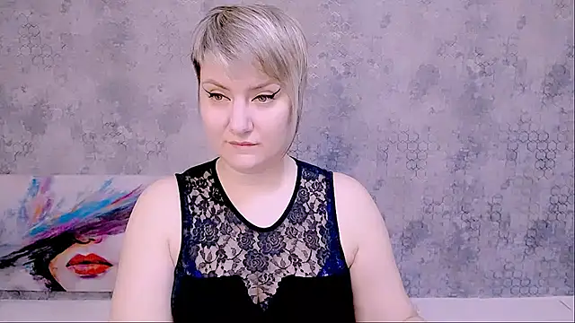 Snapshot of Djullia chatting on 02-08-25, 06:12 Djullia online show from 02-08-25, 06:12