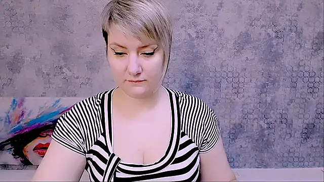 Snapshot of Djullia chatting on 02-17-25, 06:09 Djullia online show from 02-17-25, 06:09