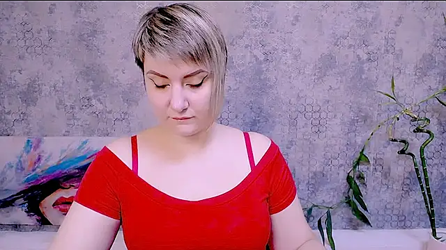 Snapshot of Djullia chatting on 10-31-25, 08:15 Djullia online show from 10-31-25, 08:15