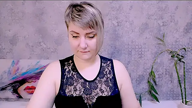 Snapshot of Djullia chatting on 11-06-25, 06:58 Djullia online show from 11-06-25, 06:58