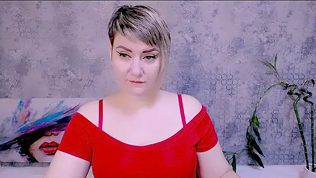 Snapshot of Djullia chatting on 11-08-25, 06:13 Djullia online show from 11-08-25, 06:13