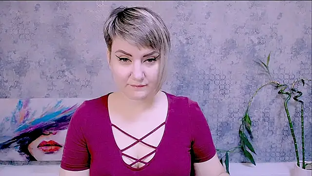 Snapshot of Djullia chatting on 11-15-25, 06:11 Djullia online show from 11-15-25, 06:11