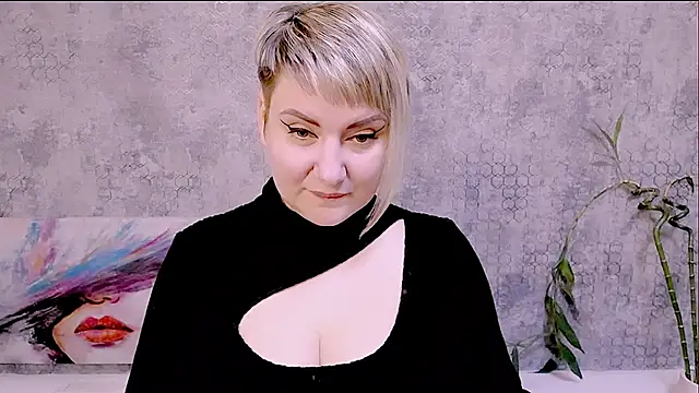 Snapshot of Djullia chatting on 11-26-25, 06:14 Djullia online show from 11-26-25, 06:14