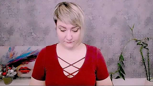 Snapshot of Djullia chatting on 12-18-25, 06:19 Djullia online show from 12-18-25, 06:19