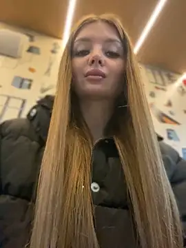 KrisMagnoly online show from 10-25-25, 04:46