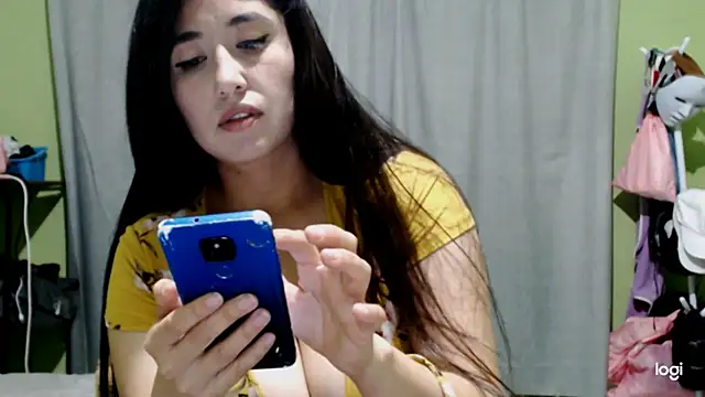 Snapshot of YummymeowW chatting on 12-21-24, 03:36 YummymeowW online show from 12-21-24, 03:36