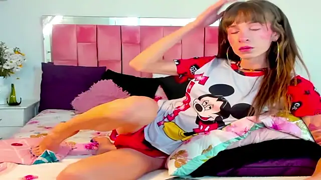 the queen aleja online show from 11-22-25, 02:27