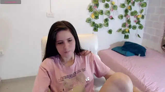 Snapshot of tania_sweet__ chatting on 11-09-25, 03:43 tania sweet online show from 11-09-25, 03:43