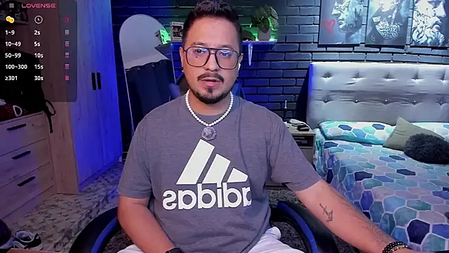 DaviidEvans  online show from 04-24-26, 02:47