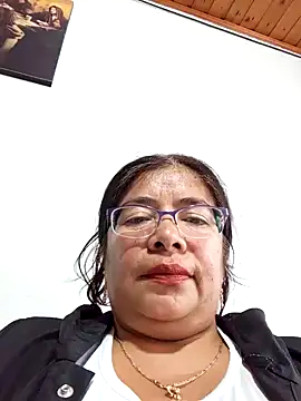Snapshot of __valentina18 chatting on 12-17-24, 08:21   valentina18 online show from 12-17-24, 08:21