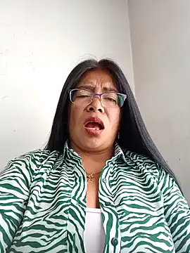 Snapshot of __valentina18 chatting on 12-31-24, 08:23   valentina18 online show from 12-31-24, 08:23