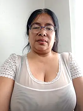 Snapshot of __valentina18 chatting on 02-25-25, 04:42   valentina18 online show from 02-25-25, 04:42